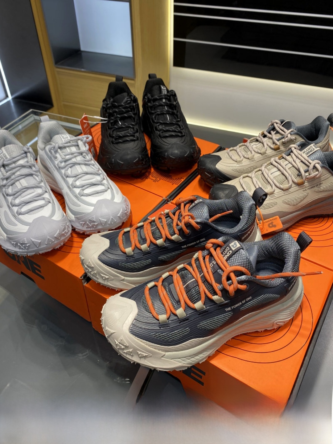 Outdoor Adventure Series - Seria Outdoor Adventure: Grube podeszwy, sportowe
